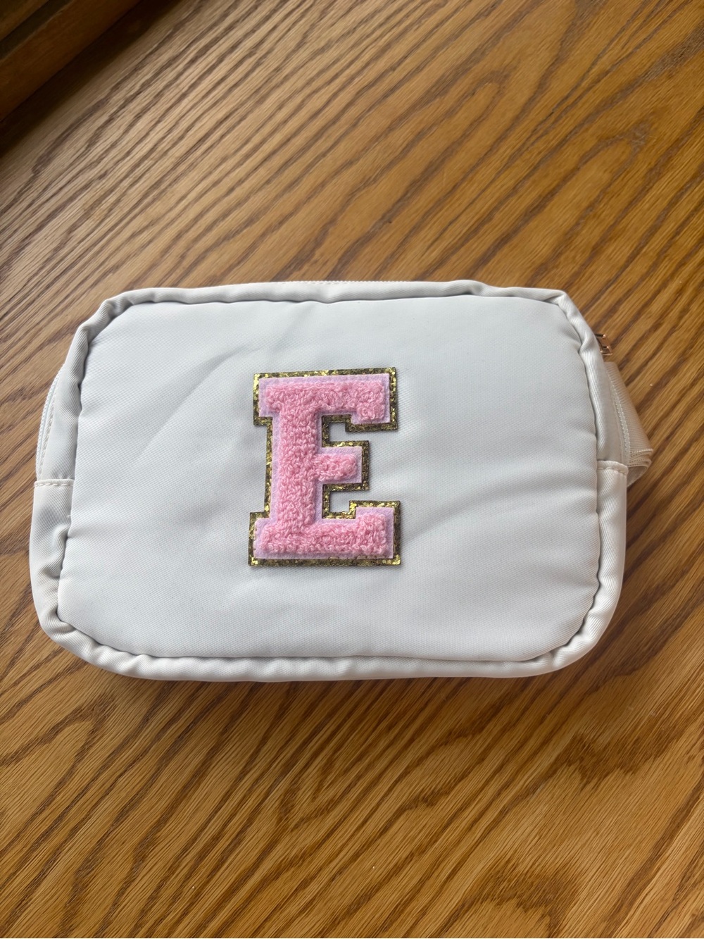 Kids White/beige Fanny pack Pouch with Pink 'E' Applique